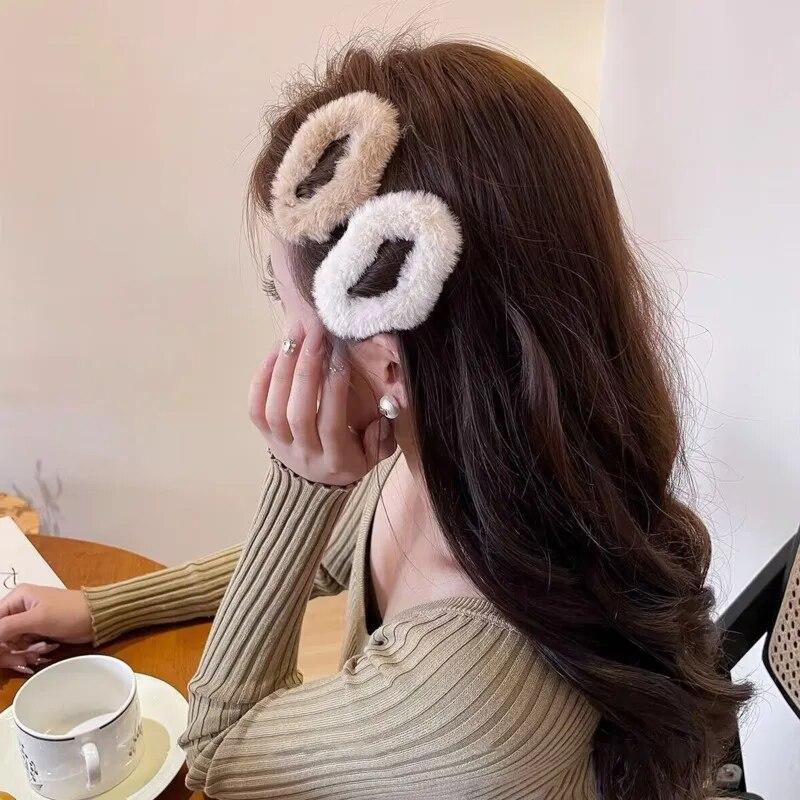 Neue Vintage Wolke Plüsch Haar Clips Elegante Einfarbig Haarnadel Barrettes Haar Klemme Clip Mode Frauen Haar Zubehör Kopfbedeckungen