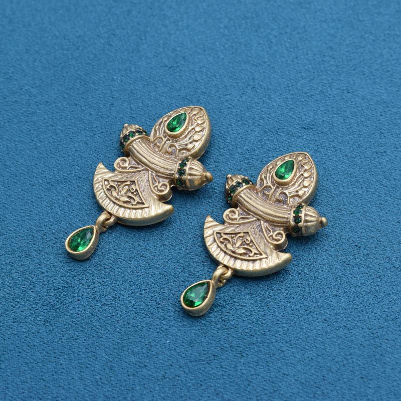 

Винтажный медный набор: серьги-пусеты с инкрустацией стеклянными глобусами и ожерелье