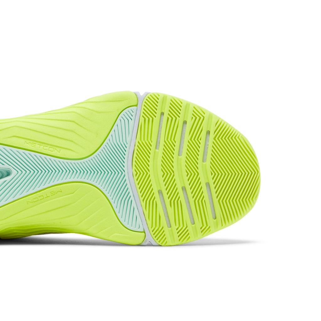Nike Womens Metcon 8 'Arctic Orange Volt' (women's sizes) Arctic Orange / Volt / Football Grey / Cave Purple Training Shoes DO9327 800
