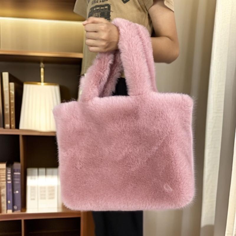 Chic Plush Tote: Large Capacity, Versatile Furry Handbag for Women - Perfect for Autumn & Winter, Worn As Shoulder or Crossbody Bag.