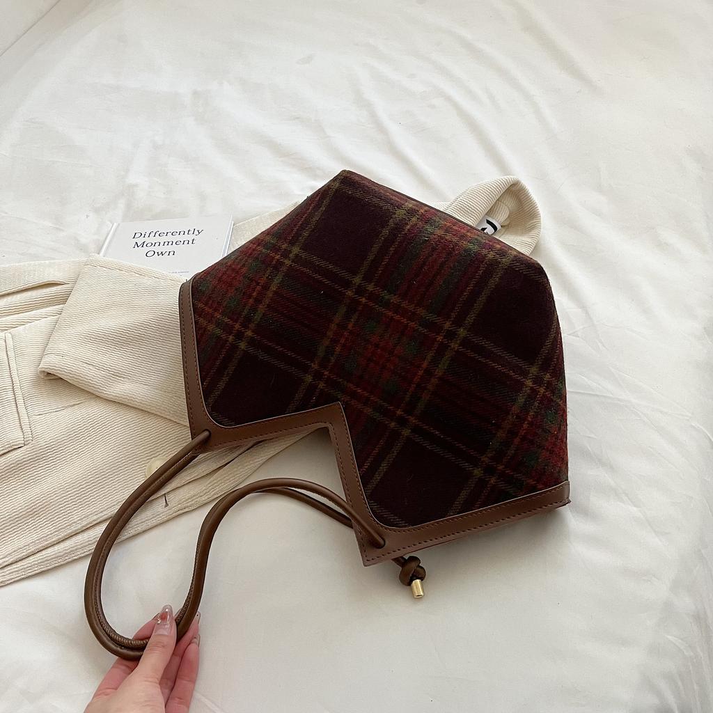 Módní kostkovaná ležérní taška tote dámská velkokapacitní dojížděcí retro taška přes rameno