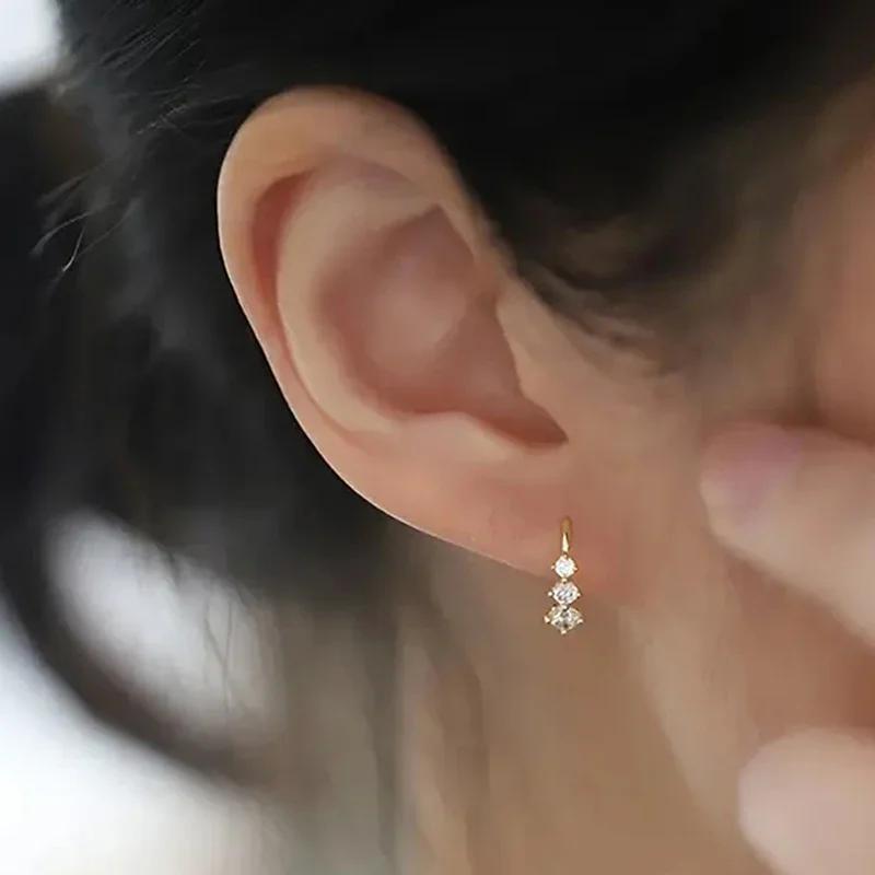 Huitan Bright Cubic Zirconia Elegant Trendy Stud Earrings for Women Minimalist Style Wedding Party Daily Accessories Zircon