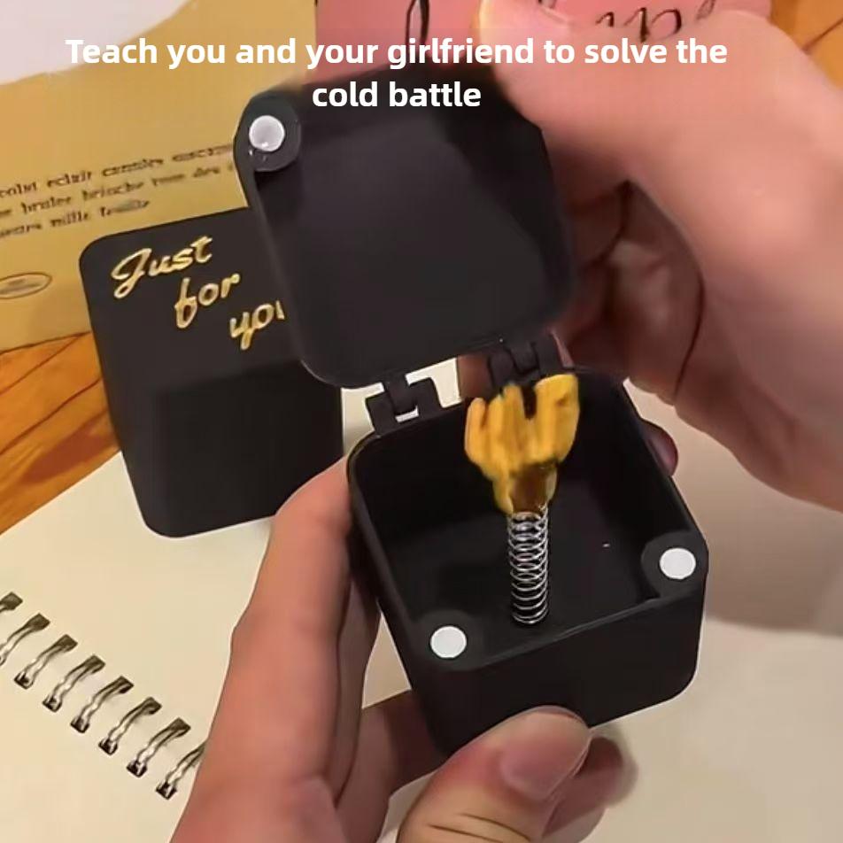 Vyskakovací dárková krabička s prostředníčkem z krabice Kreativní dekorace na stůl a domů Dárky Novinka s prostředníčkem Vánoční vtipný žertovný dárek