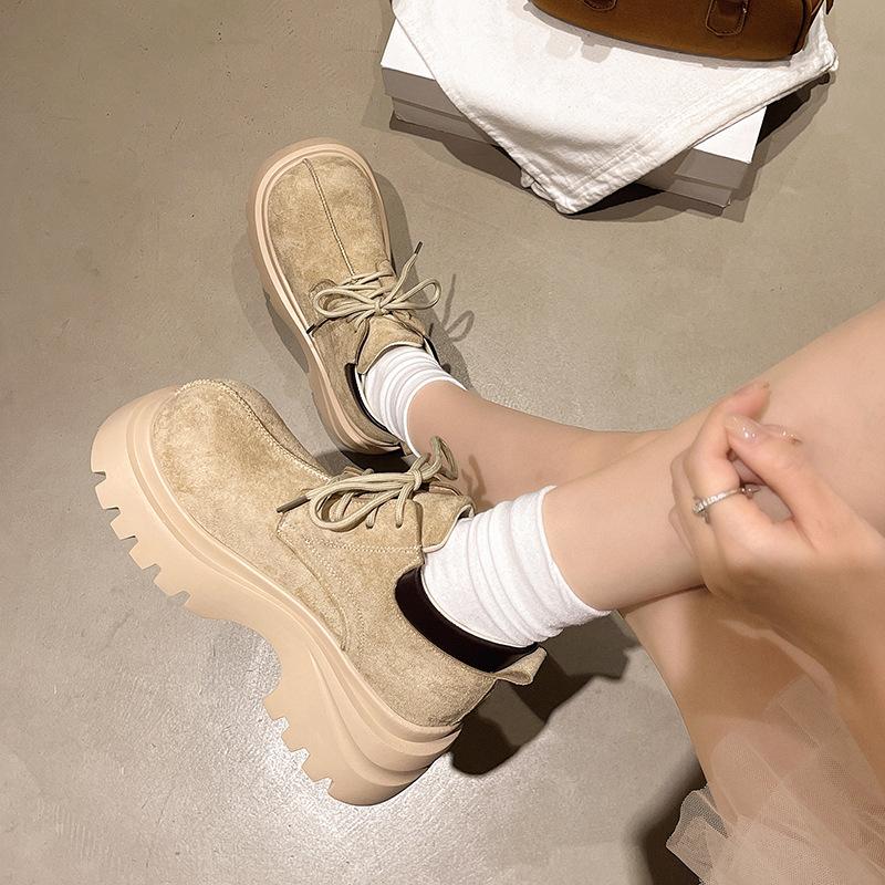 Retro thick-soled heightening Martin boots for women's 2025 autumn new fashionable Maillard slim short boots lace-up rhubarb boots