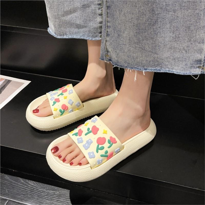 Fashion Women's Summer Tulip Platform Slides Stylish Thick Sole Slippers for Indoor Outdoor  Beach Use Trendy Ins slippers Sandals