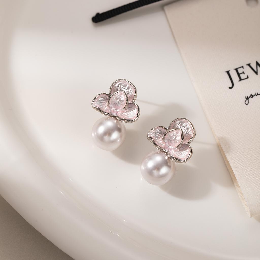 High-End Flower Stud Earrings, Light Luxury Super Fairy Exquisite Pearl Earrings, Fashionable Oil-Dripping Petal Earrings.