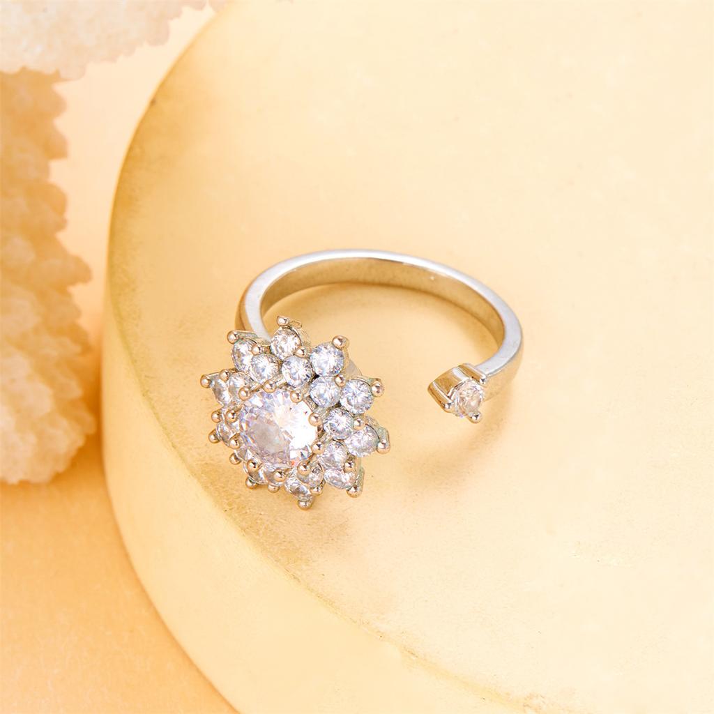 Fidget Anti Stress Anxiety Rotatable Rings For Women Fashion Shiny Zircon Flower Snowflake Spinner Finger Ring Aesthetic Jewelry