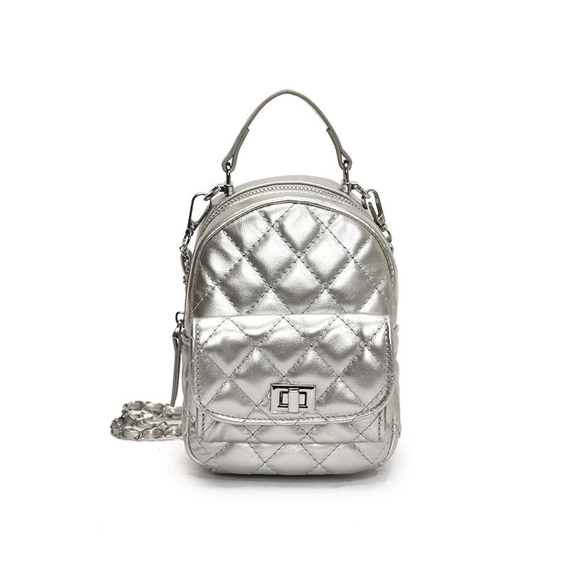 

This year, it is popular and fashionable to have a small fragrant style texture, a portable small backpack, a diamond chain, and a high-end versatile серебряный
