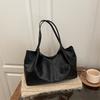 New large-capacity commuter bag women's popular shoulder underarm bag casual versatile fashion simple tote bag