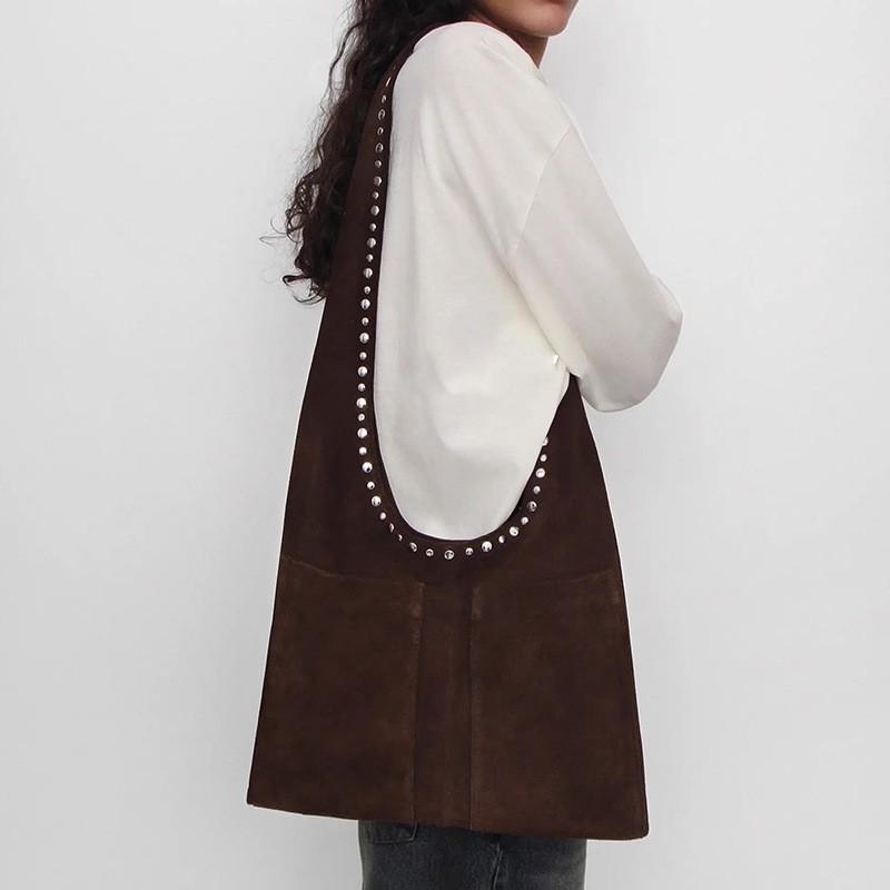 

New Deerskin Velvet Retro Rivet Decoration Shoulder Bag Locomotive Style Temperament Underarm Handbag Women