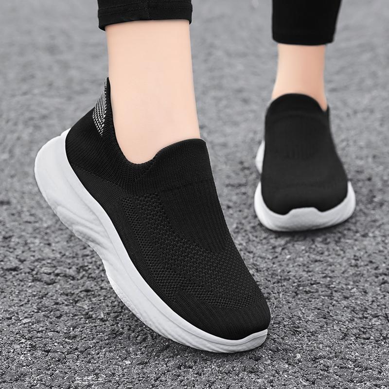 Women's shoes are lightweight, breathable, and casual sports shoes for summer. They are soft and come with free shipping