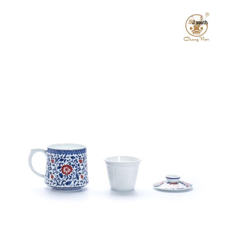 

Changnan Jingdezhen Blue-and-White Underglaze Red Lotus Teacup