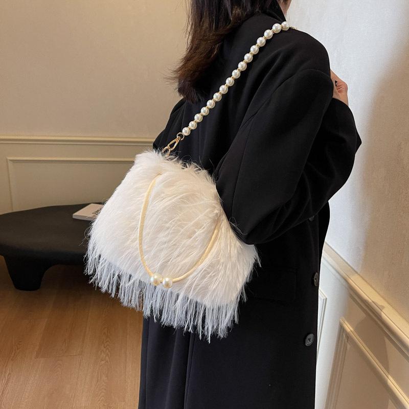 Imitation turkey feather niche simple women's bag 24 new autumn and winter handbag fashion pearl fringed hair messenger shoulder bag