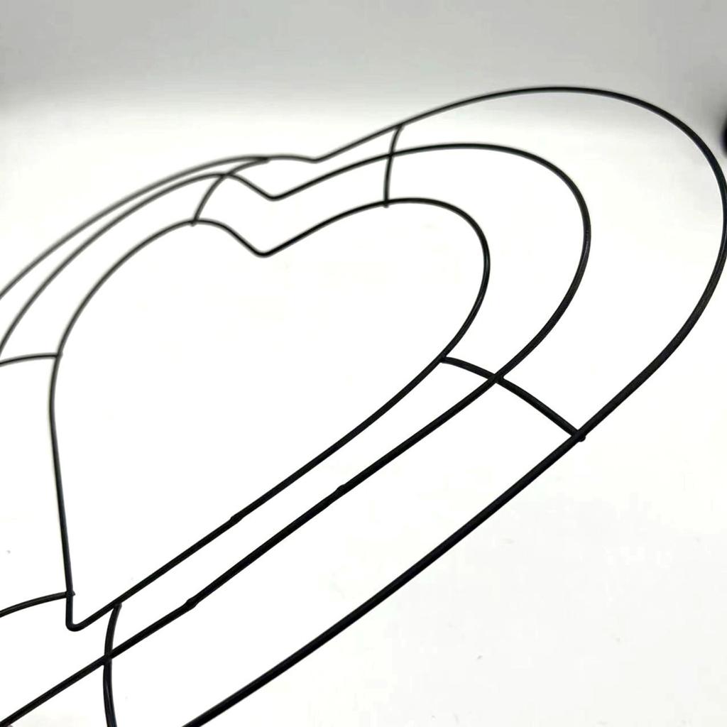 Yousheng Bee Hive Wreath Frame Heart Metal Wire Form Bee Shaped Wire Frame Wreath Form for Flowers Ribbons DIY Wreath Home Decor