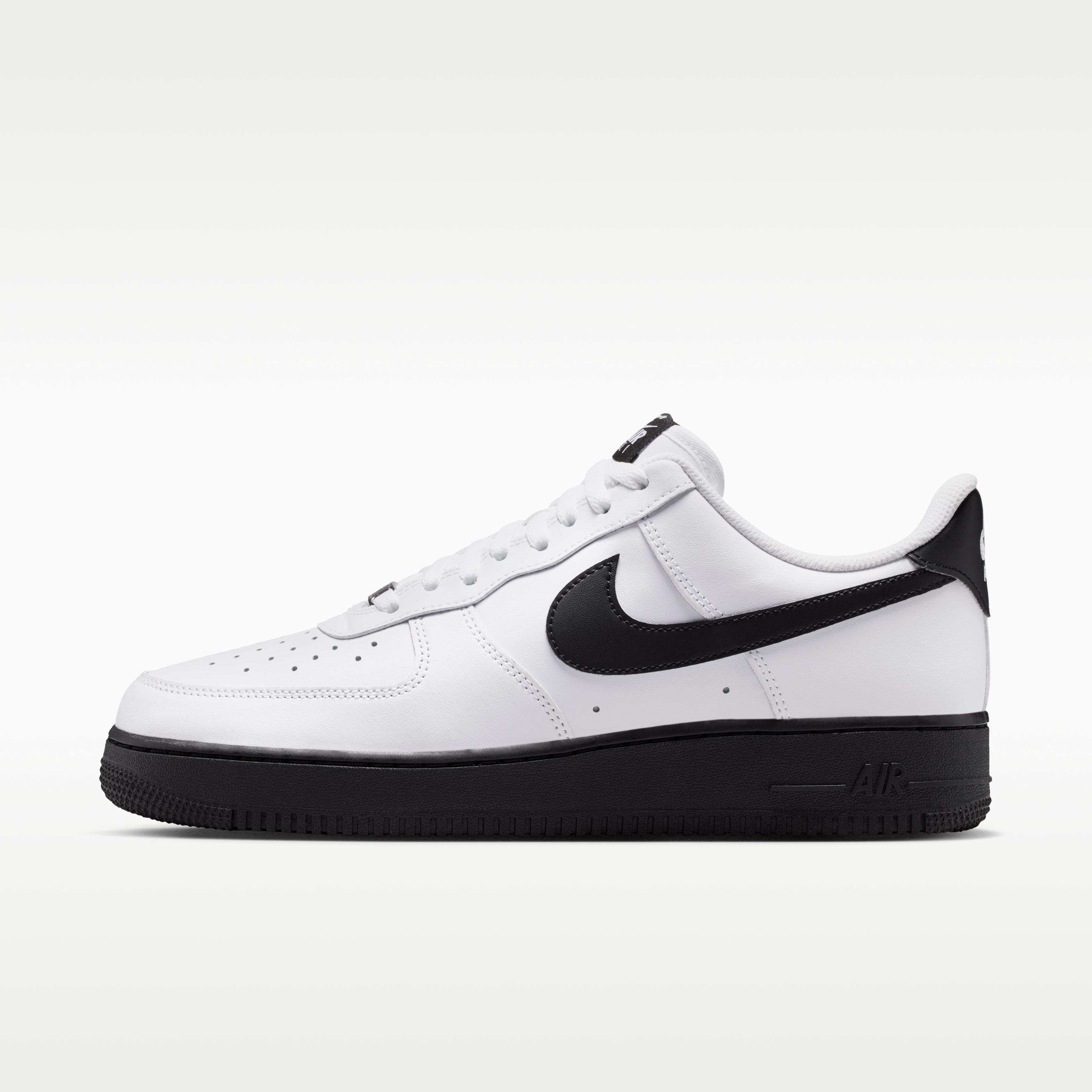 

Nike Air Force 1 Low 07 White Black 2026 41