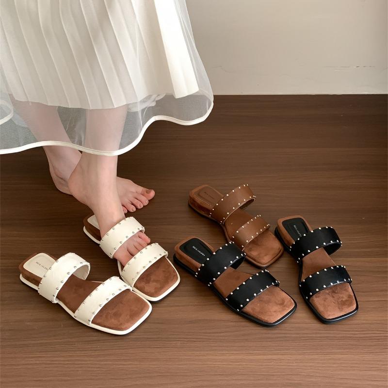 Fashion Comemore French Retro Rivets Slippers for Women Summer Outside Wear Flat Bottom Slides Seaside Holiday Leisure Beach Sandals