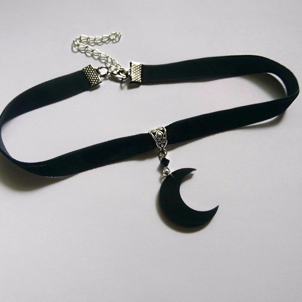 Temperament Gothic Black Crescent Moon Pendant Velvet Collar Necklace for Women Halloween Party Witchcraft Jewelry Accessories