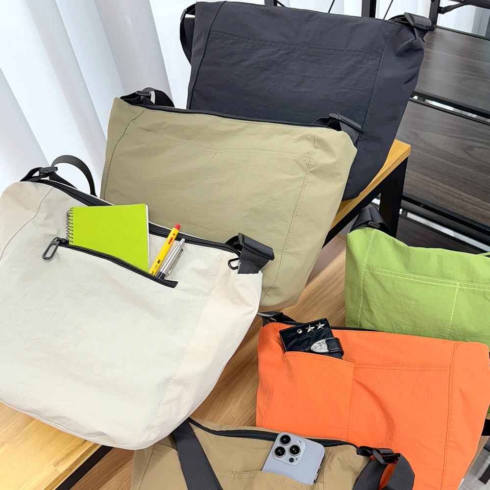 BRBAG BR_99910 Crossbody Bag
