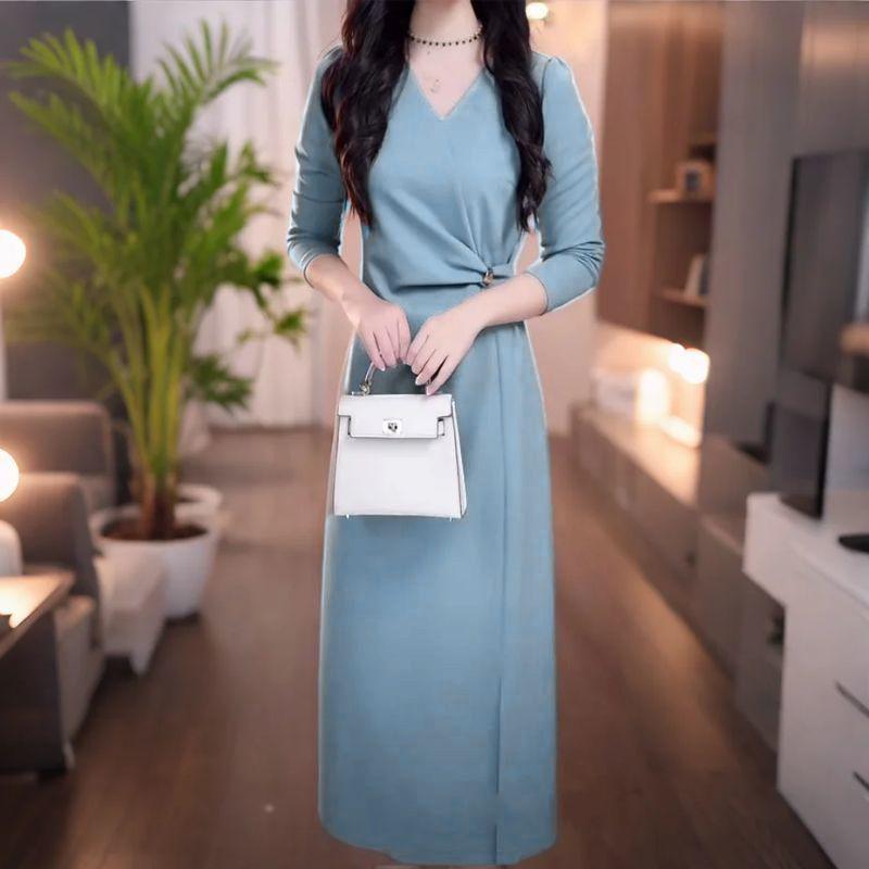 

Chic V-Neck Autumn Midi Dress with Waist-Cinching and Tummy-Concealing Design 2XL (60-65 kg) светло-синий