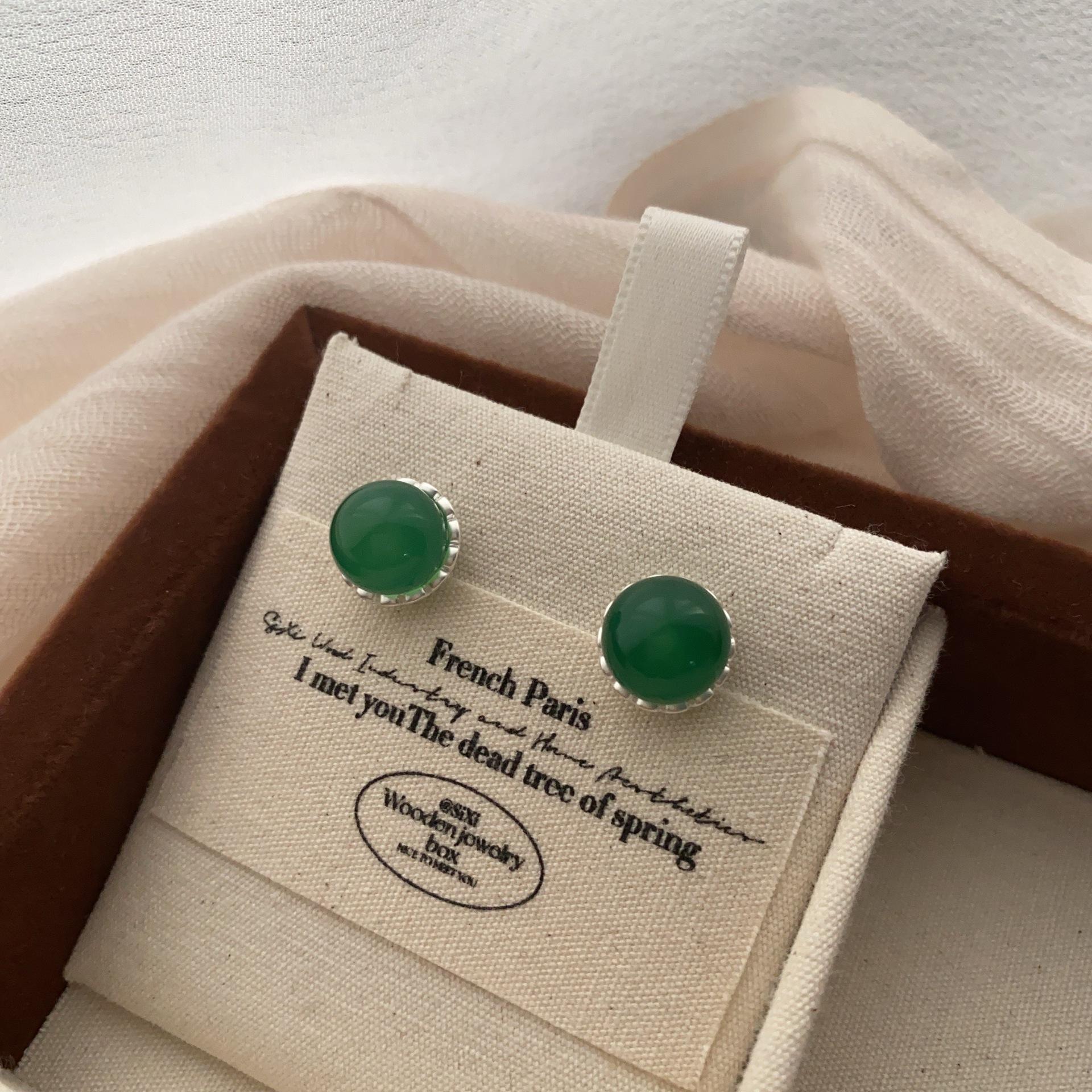 

Natural stone minimalist light luxury stud earrings, natural retro warm earrings, daily commuting eye-catching atmosphere earrings