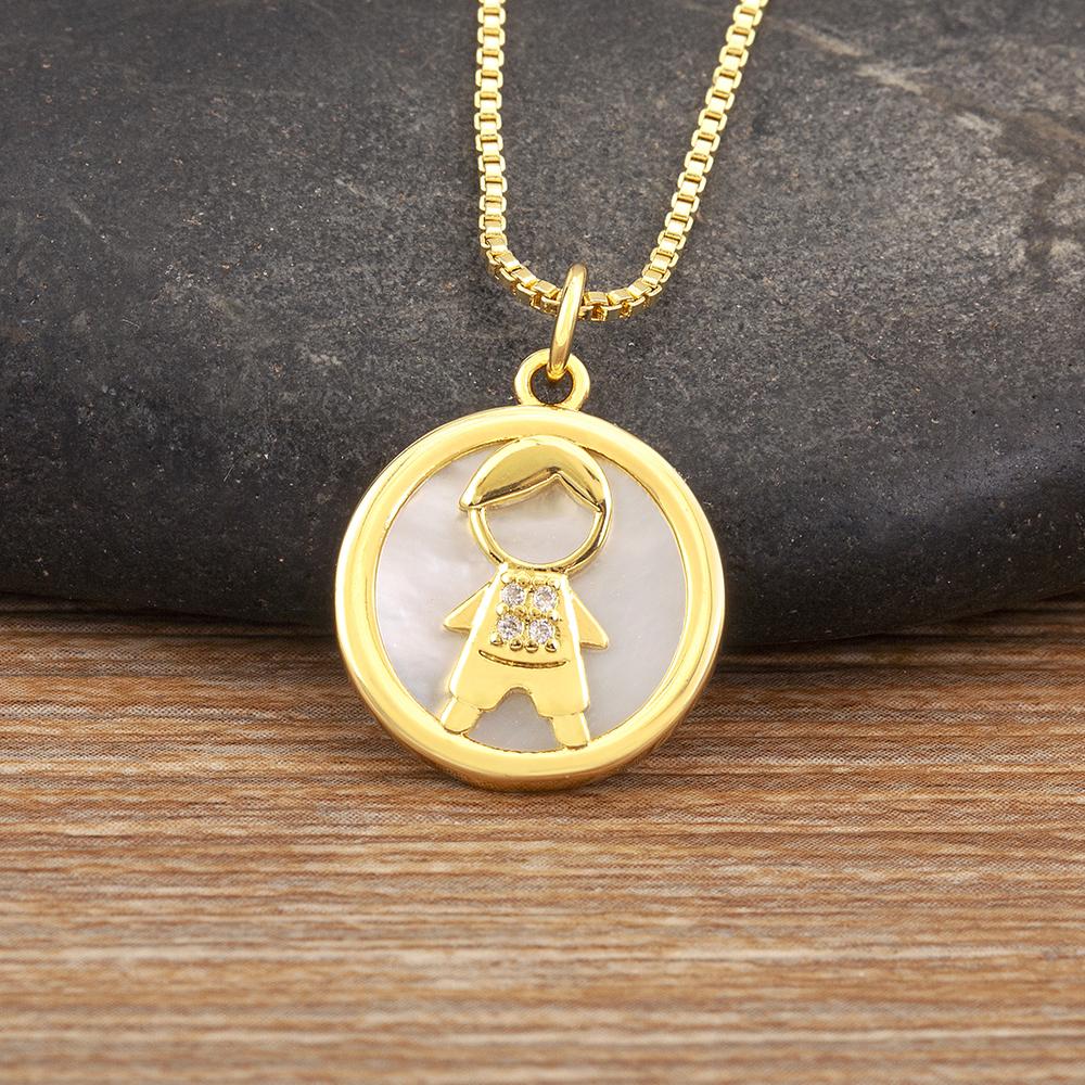 Natural Shell Circular Pendant Necklace, Paired With Copper Zircon, Suitable For Both Men And Women To Wear.