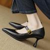 Franskt temperament mjukt läder mellanhäl grunda skor mångsidiga högklackar för kvinnor spetsiga enkla damskor