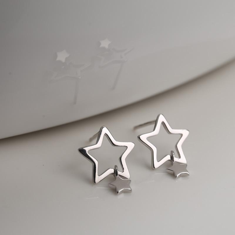 

Серьги Lukong в форме пятиконечной звезды имеют подвижный дизайн и являются уникальными серьгами в форме звезды с простой индивидуальностью