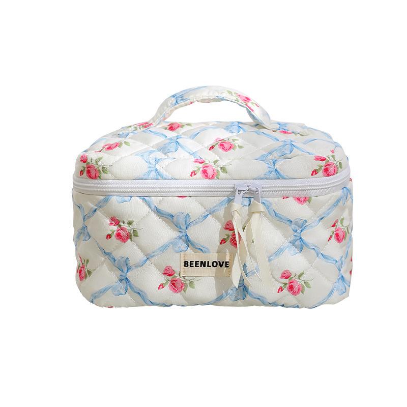 New Butterfly Love Flower Cosmetic Bag Fashion Quilted Cosmetic Bag Bow Flower Cosmetic Bag Large Capacity High Sense