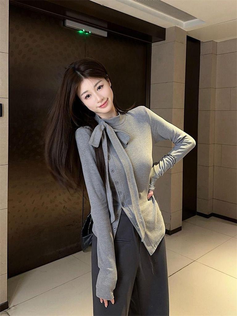 Koreanischer Stil Gebürstetes Verdicktes Langarm-T-Shirt mit Krawatten-Schnürung Stehkragen, Herbst/Winter Schlanke Passform