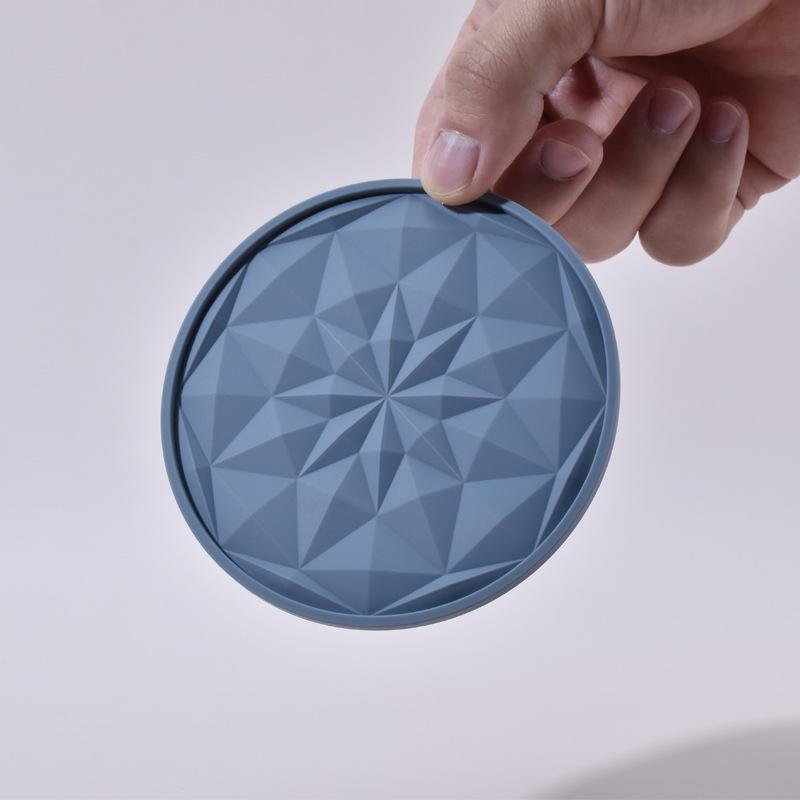 Silicone coaster water cup heat insulation cushion anti-skid anti-scalding thickened high-temperature-resistant soft coaster