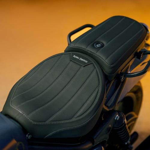 ROYAL ENFIELD Signature Rider Seat Black 650 Shotgun