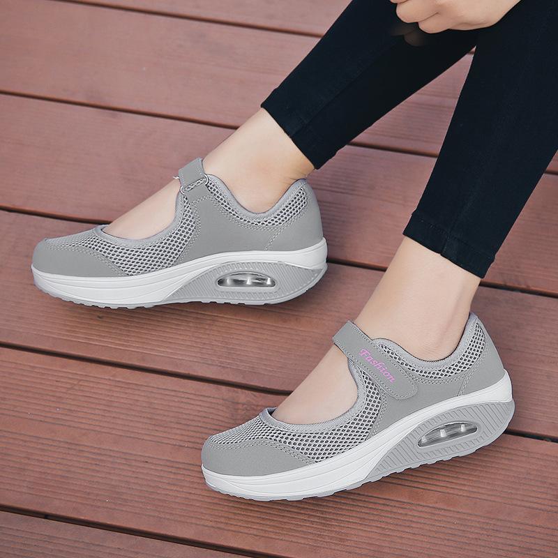 

Summer new women s shoes mother shoes mesh casual shoes Velcro rocking shoes air cushion breathable one piece 42 сірий колір