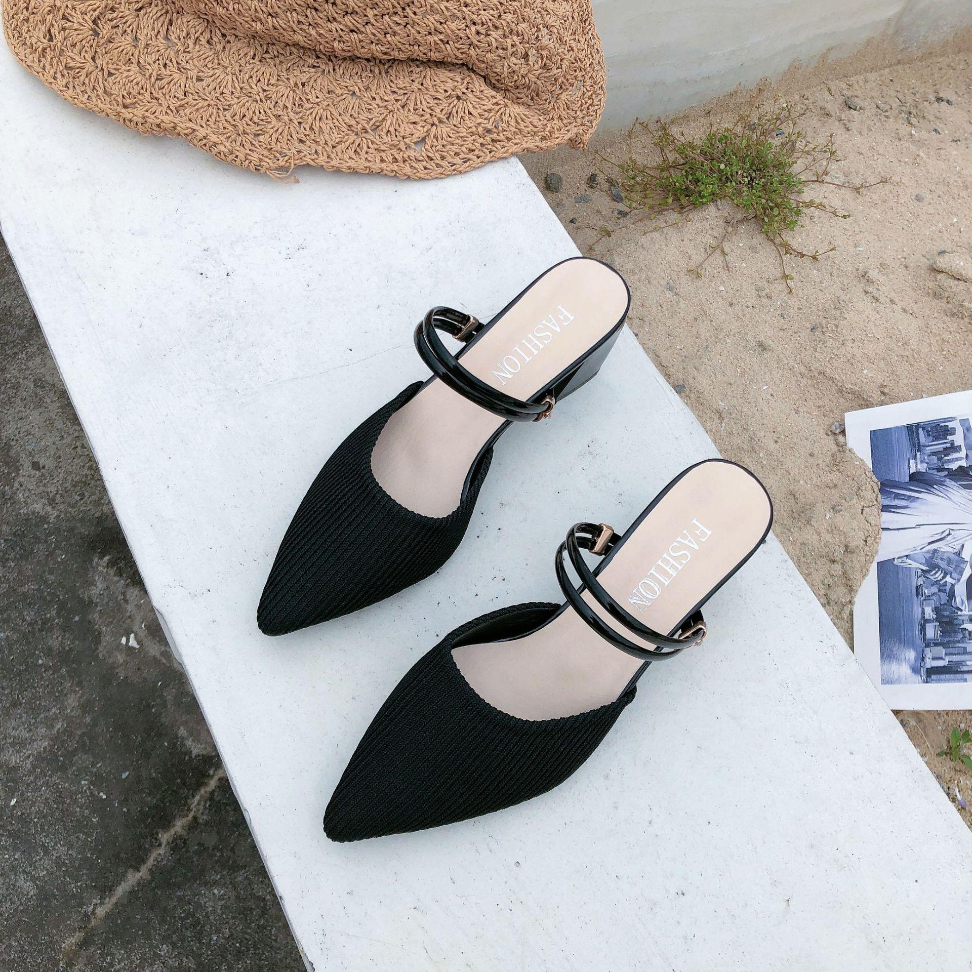 

Сандалии Baotou на толстом каблуке, женские новые тапочки для верхней одежды летом 2024 года, сандалии с заостренным дышащим тканевым каблуком и юбкой 40 чёрный