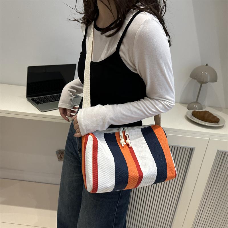Women's New Fashion and Versatile Crossbody Bag Trendy Large Capacity Striped Casual Shoulder Bag Retro Literary Canvas Bag
