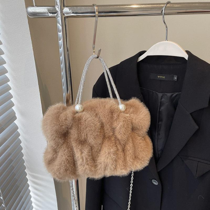 Plush bag women's large-capacity new autumn and winter versatile chain messenger bag pleated plush bag