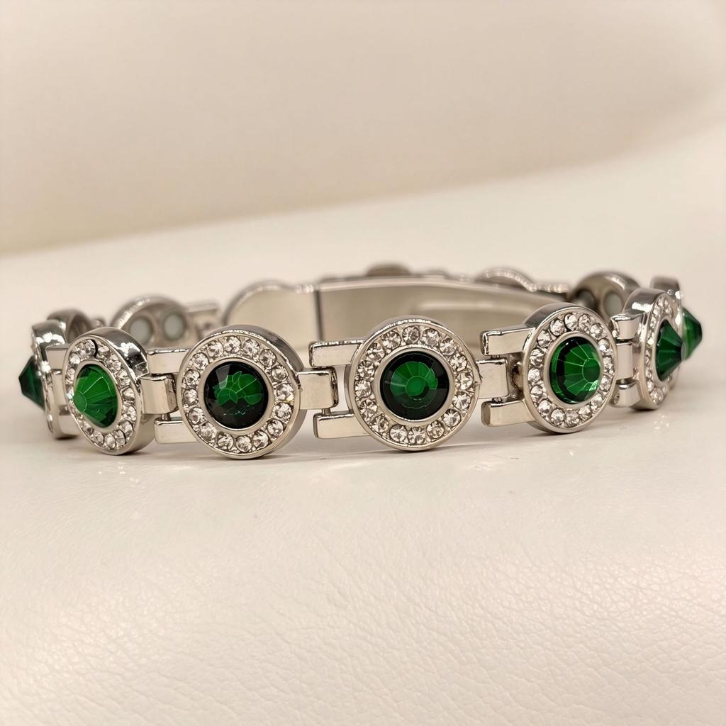 Ladies' magnetic bracelet with 4 magnets and round cut crystal, elegant jewelry accessory