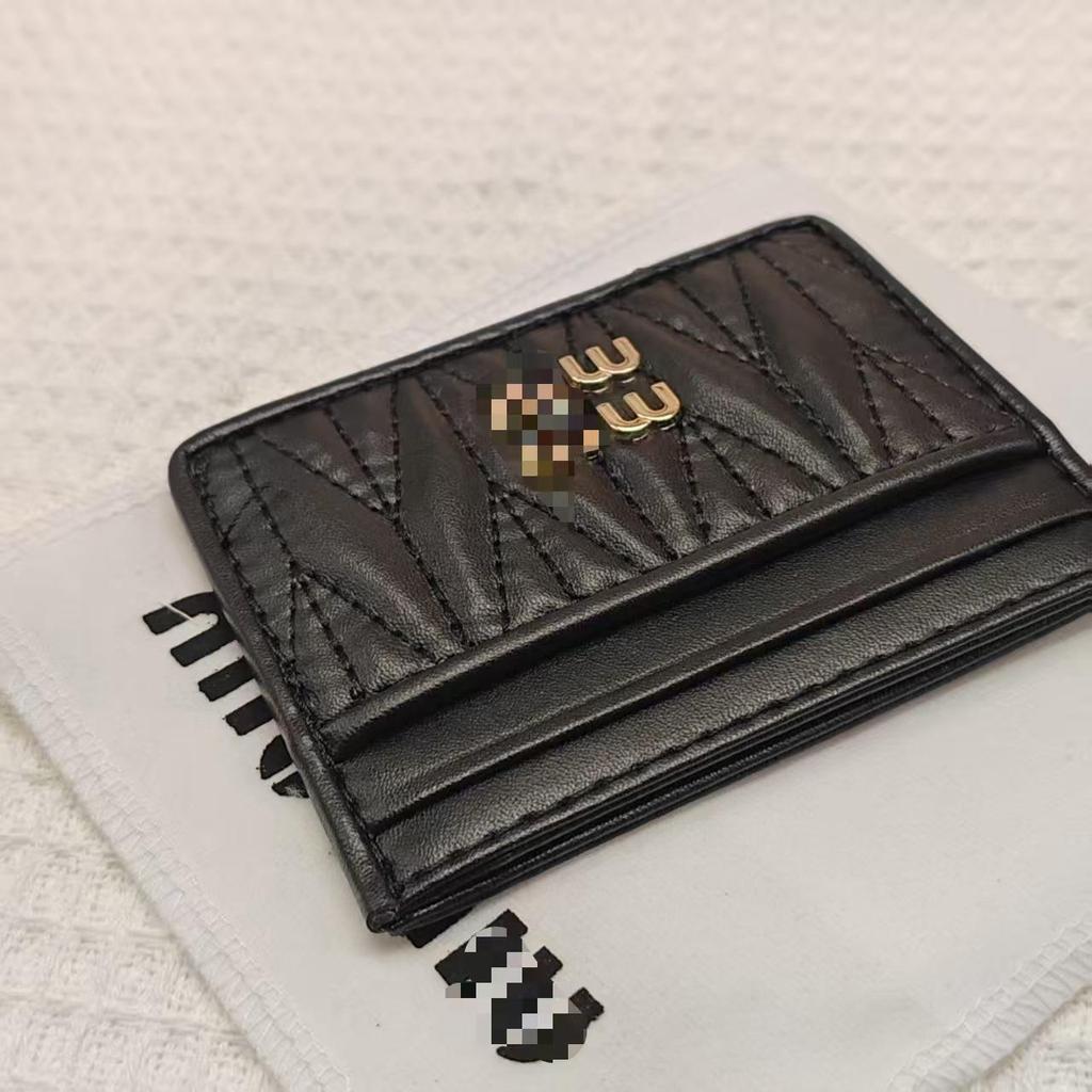 Trendy M Women's Versatile Pleated Wallet: Stylish Short Coin & Card Holder