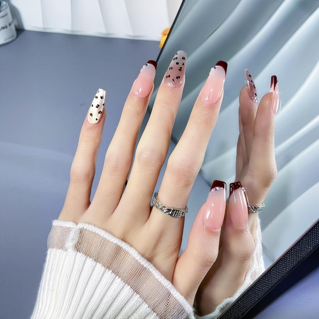 Leopard Print Rhinestone Press-On Nails: Handcrafted, Light Luxury, Red-Brown, Skin-Brightening, Eye-Catching Trendy Bestseller Stickers