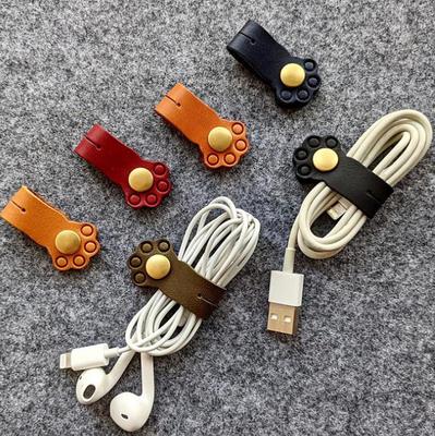 Roztomilý kočičí drápek kožený navíječ kabelů - Uspořádejte sluchátka a USB kabely se stylem