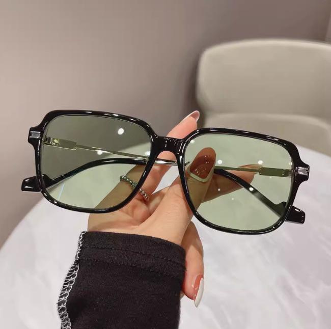 Korean Style Slimming Oversized Square Sunglasses for Women – UV Protective, Trendy for Square & Round Faces