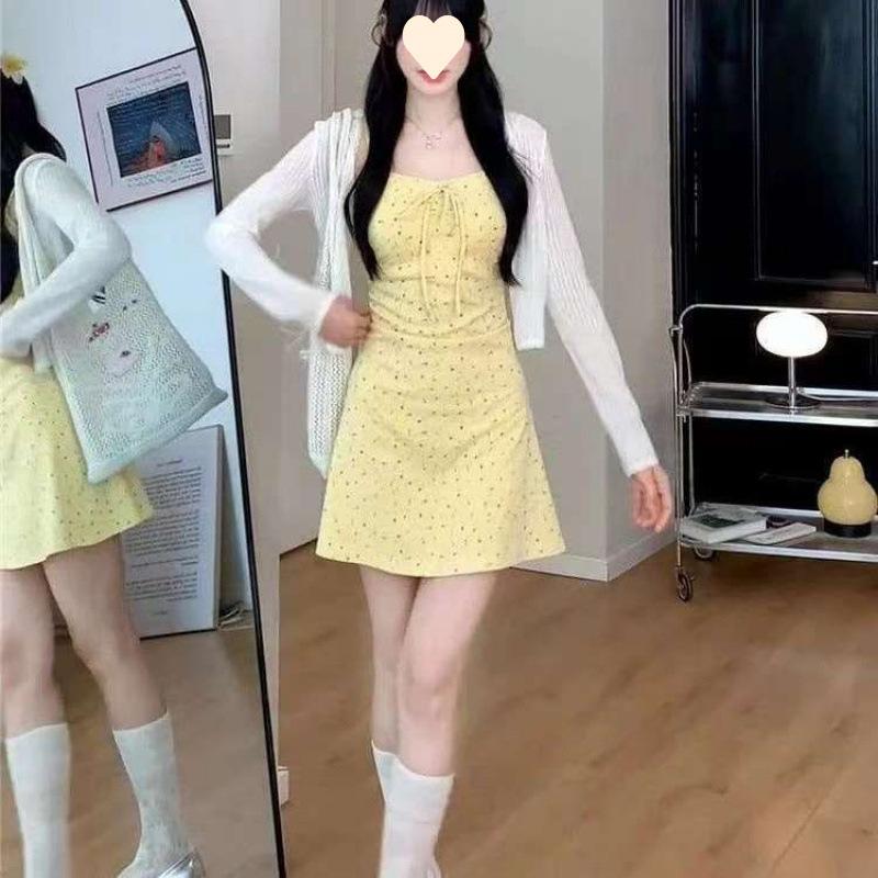 Premium milk yellow floral suspender dress dress women's summer pure desire wind slim fit slim long short skirt small cardigan