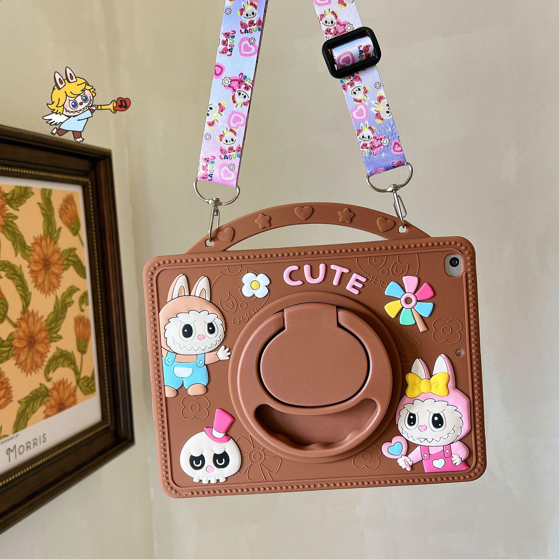 

Силиконовый чехол с мультяшным Лабубу со слотом для ручки и вращением на 360° для Xiaomi 6 Pro, 5 Pro, Redmi Pad Redmi Pad SE 11