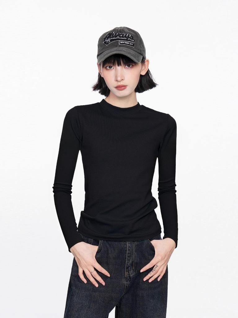 American-Style Women's White Round Neck Slim Fit Long Sleeve Base Layer Top for Spring/Autumn