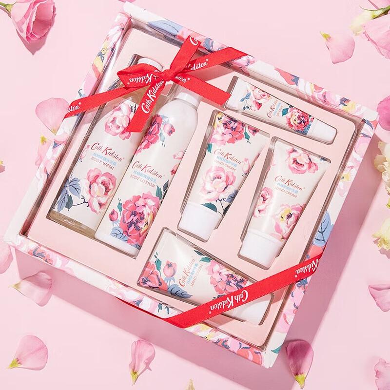 

Cath Kidston Velvet Rose Gift Set