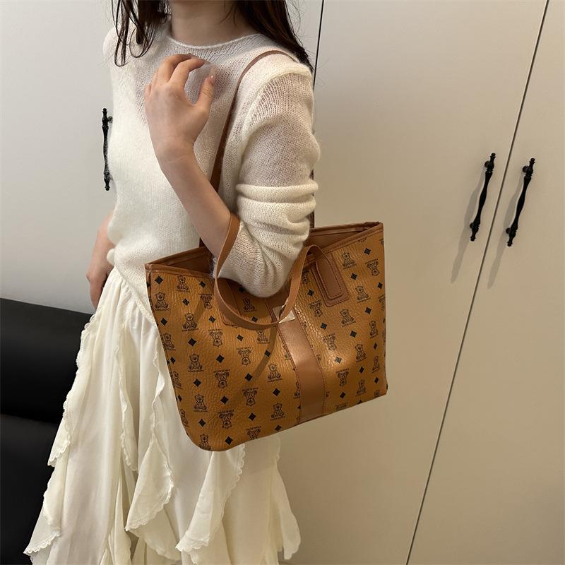 Fashion Commuter Large-capacity Bag 2025 Autumn and Winter New Women's Bag Popular Temperament Shoulder Bag Versatile Tote Bag