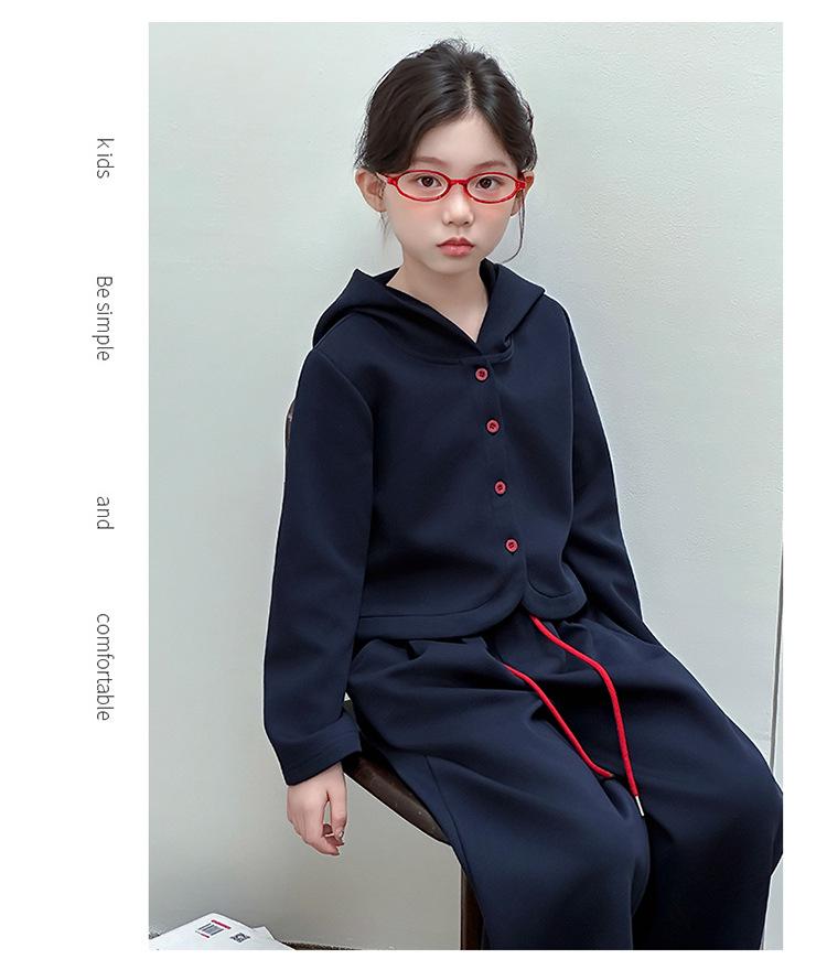 Marineblaues Herbst-Mode-Set für große Mädchen: Kapuzenjacke & Lässiges Zweiteiler-Outfit (Stil 2025)