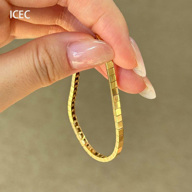 

Gold Small Square Bracelet European and American Cold Style Light Luxury Niche Design Sense Ins Simple High Sense Temperament Hand Jewelry Gold Bracelet