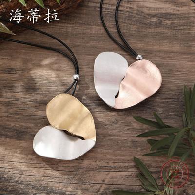New Two-color Brushed Love Leather Rope Long Pendant, Personalized and High-end Women's Heart-shaped Sweater Chain Necklace
