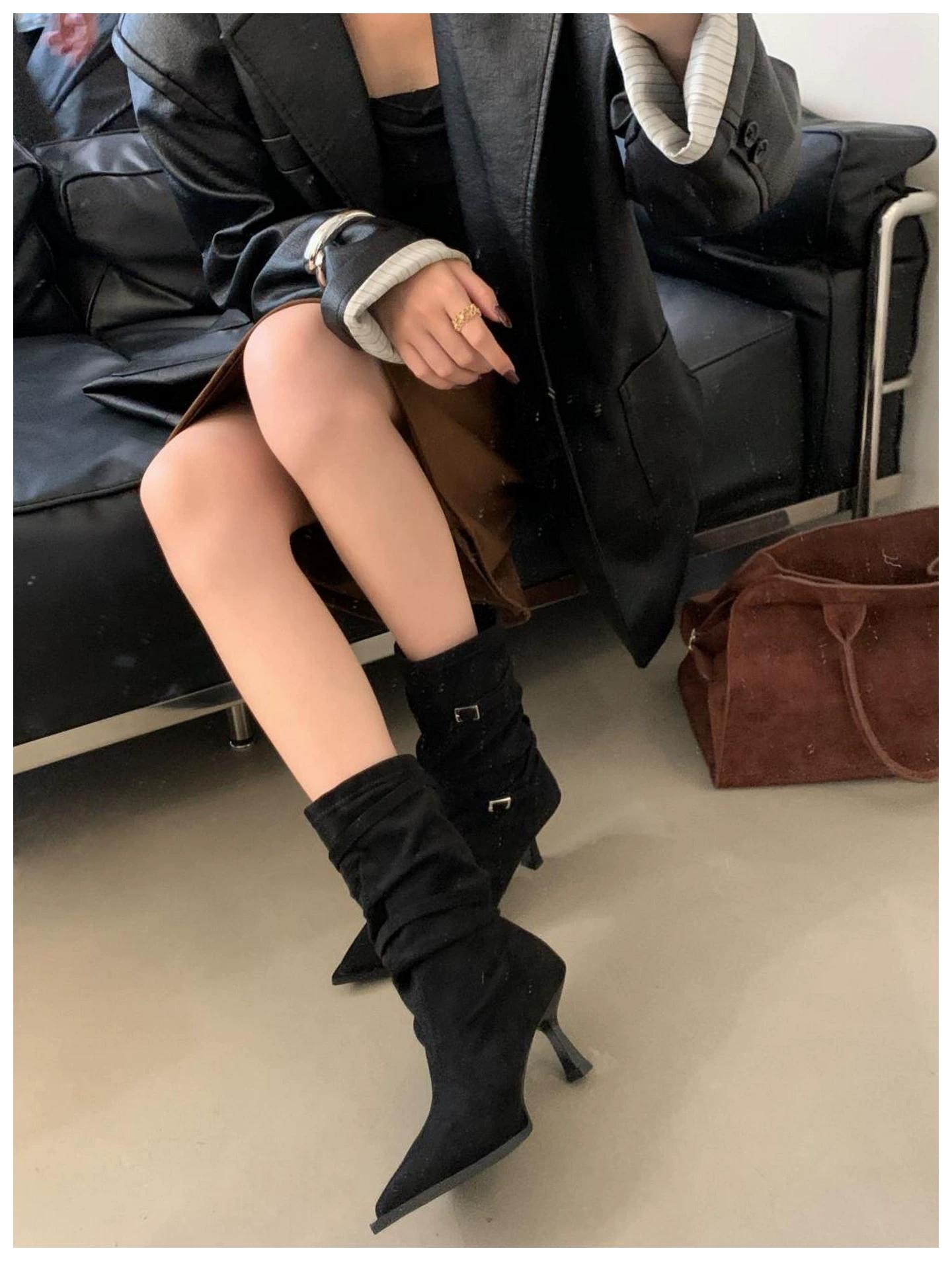 

2025 Сексуальные женские ботинки с острым носком Осень Обувь на высоком каблуке Роскошные ботинки челси Вечерние туфли-стилет Новые Большой размер 40 Женские ботинки 35 чёрный