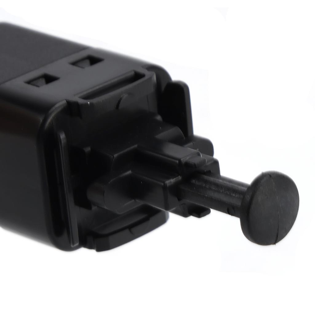 Brake Light Switch for Chevy Aveo 2004-2011 Aveo5 2006-2011 95368628 96440925